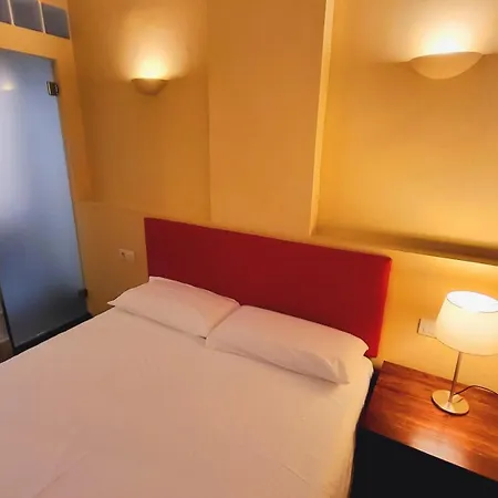 Ramblas Plaza Catalunya -wi-fi 300 Mbps アパート バルセロナ